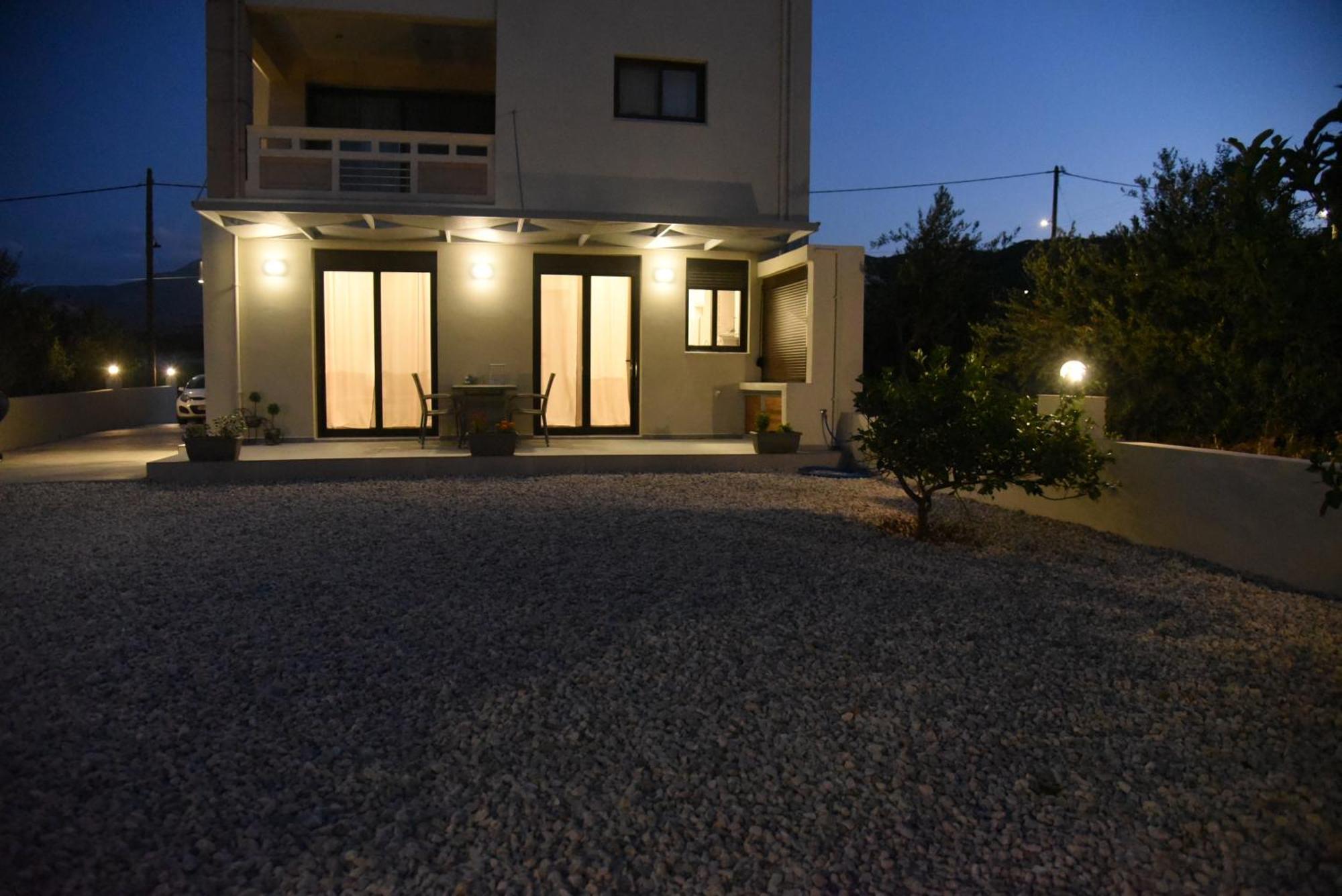 Pirgos Deluxe Apartment - Private Parking Kíssamos Zewnętrze zdjęcie